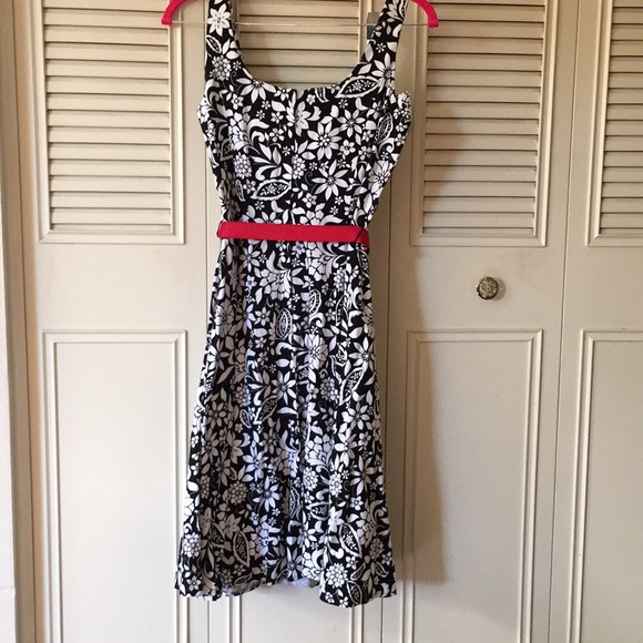 Graphic Dress - Picture 4 of 4